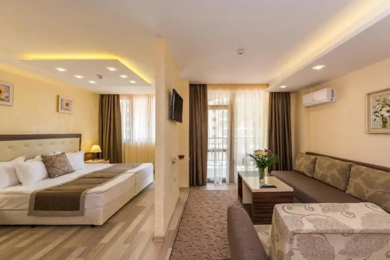 Deluxe Suite